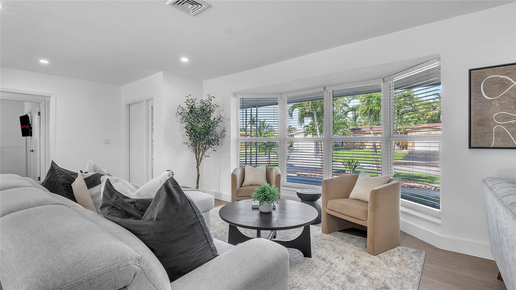 HOLLYWOOD HILLS AMEN PLAT - Residential Lease