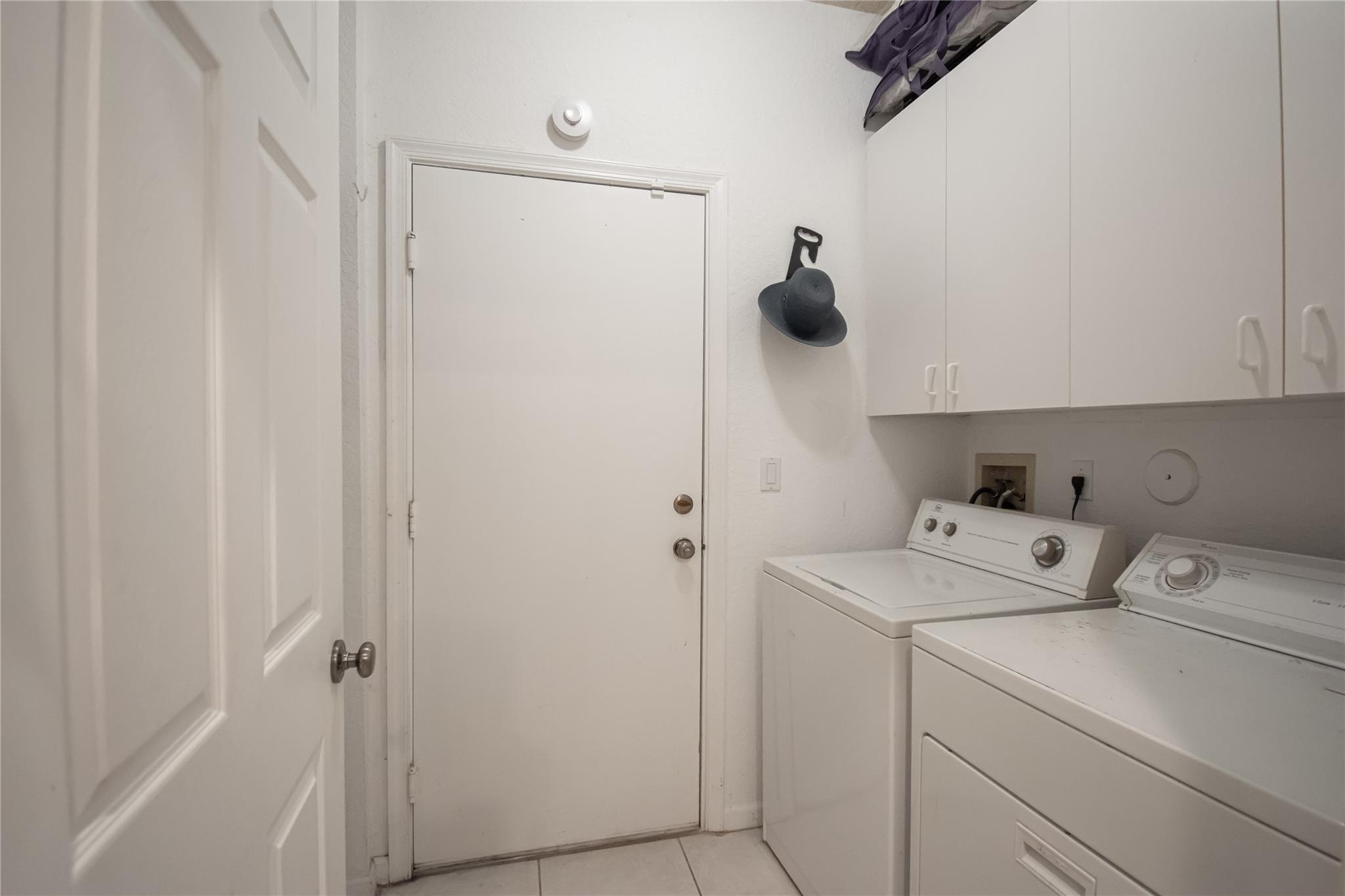 CRYSTAL POINTE/CORAL LAKE - Residential