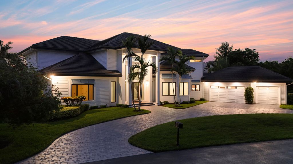 Photo of 18411 SE Lakeside Drive, Jupiter, FL 33469 (MLS # B26046792)