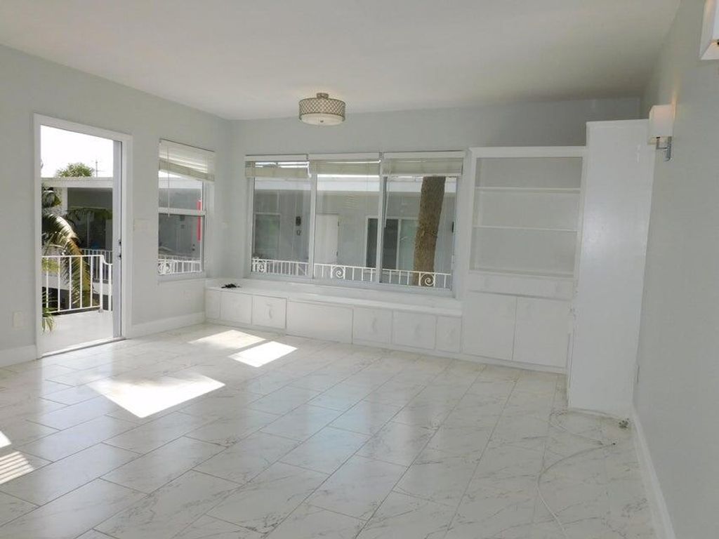 Photo of 15 S Palmway #7, Lake Worth Beach, FL 33460 (MLS # R11154241)