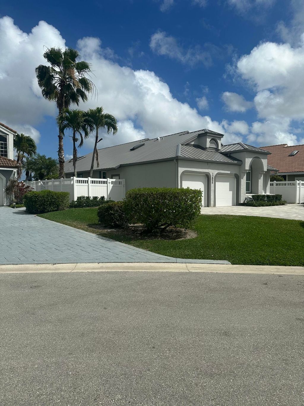 Photo of 12854 Touchstone Place, Palm Beach Gardens, FL 33418 (MLS # R11121218)