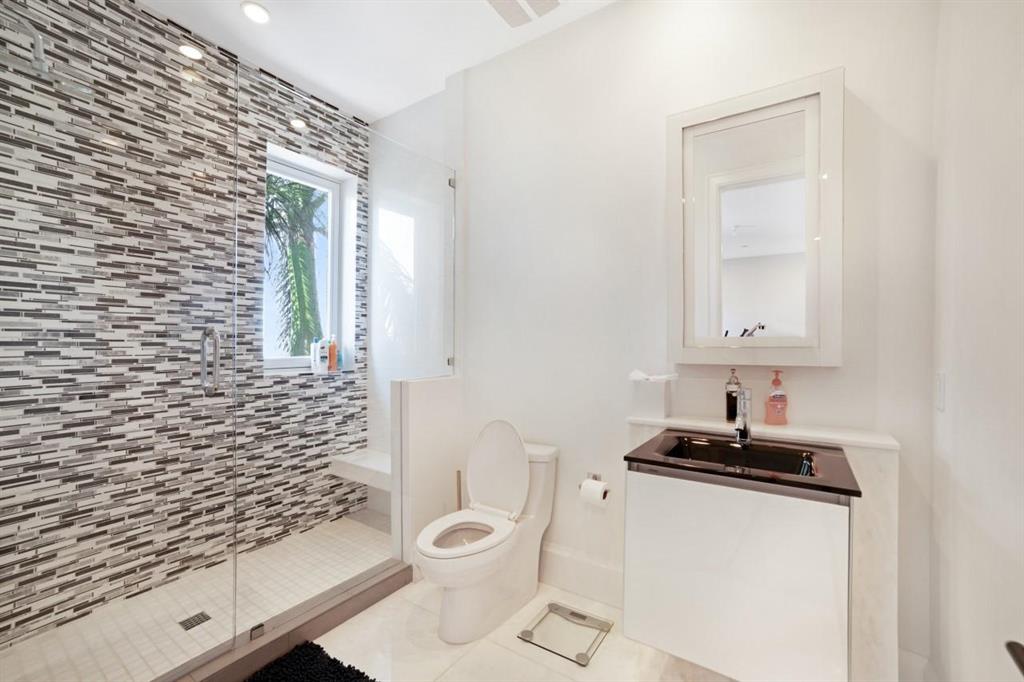 VILLAS AT HIGHLAND BEACH CONDO - Residential