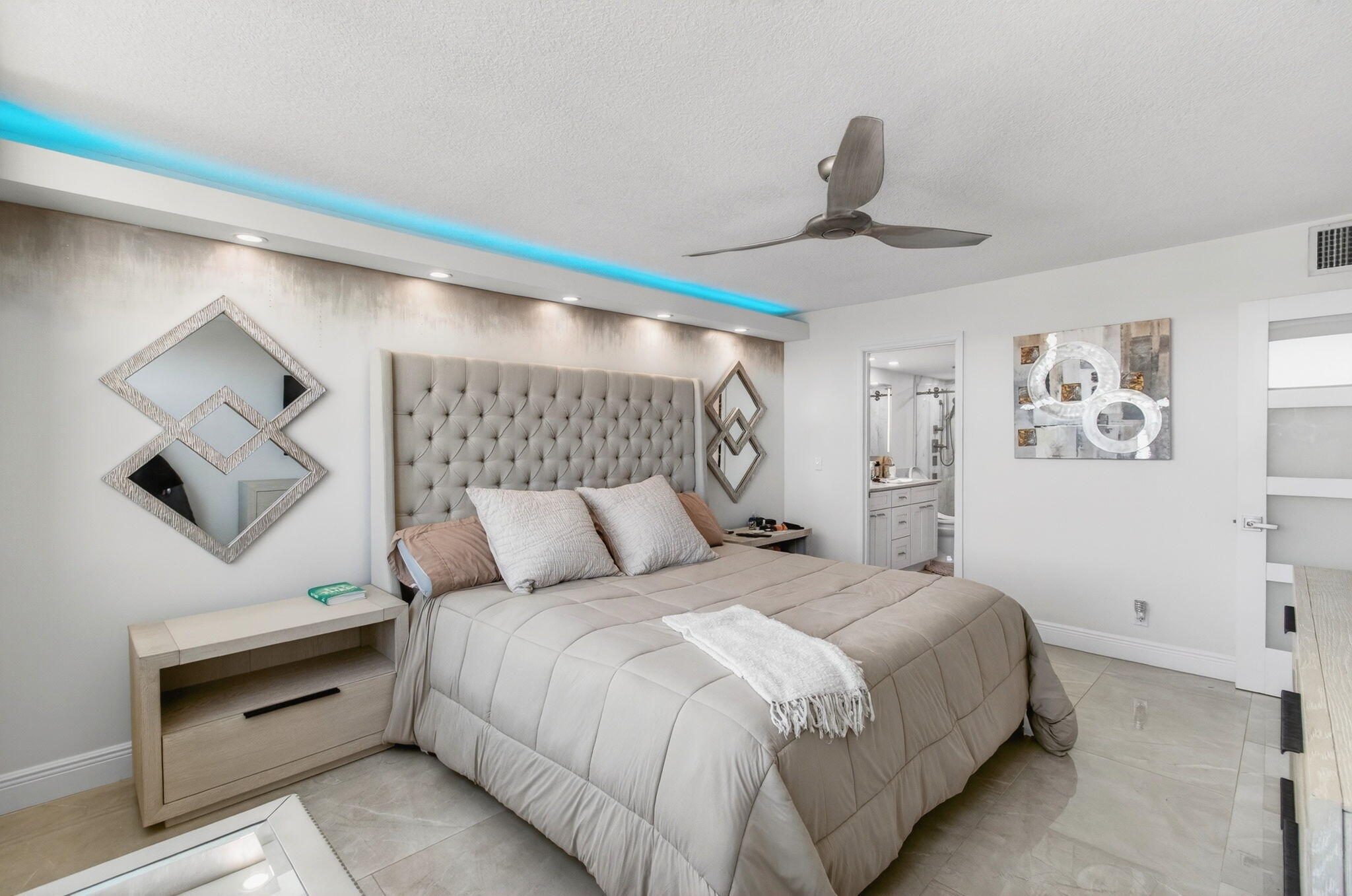 TROPIC BAY CONDOS & MARINA. - Residential