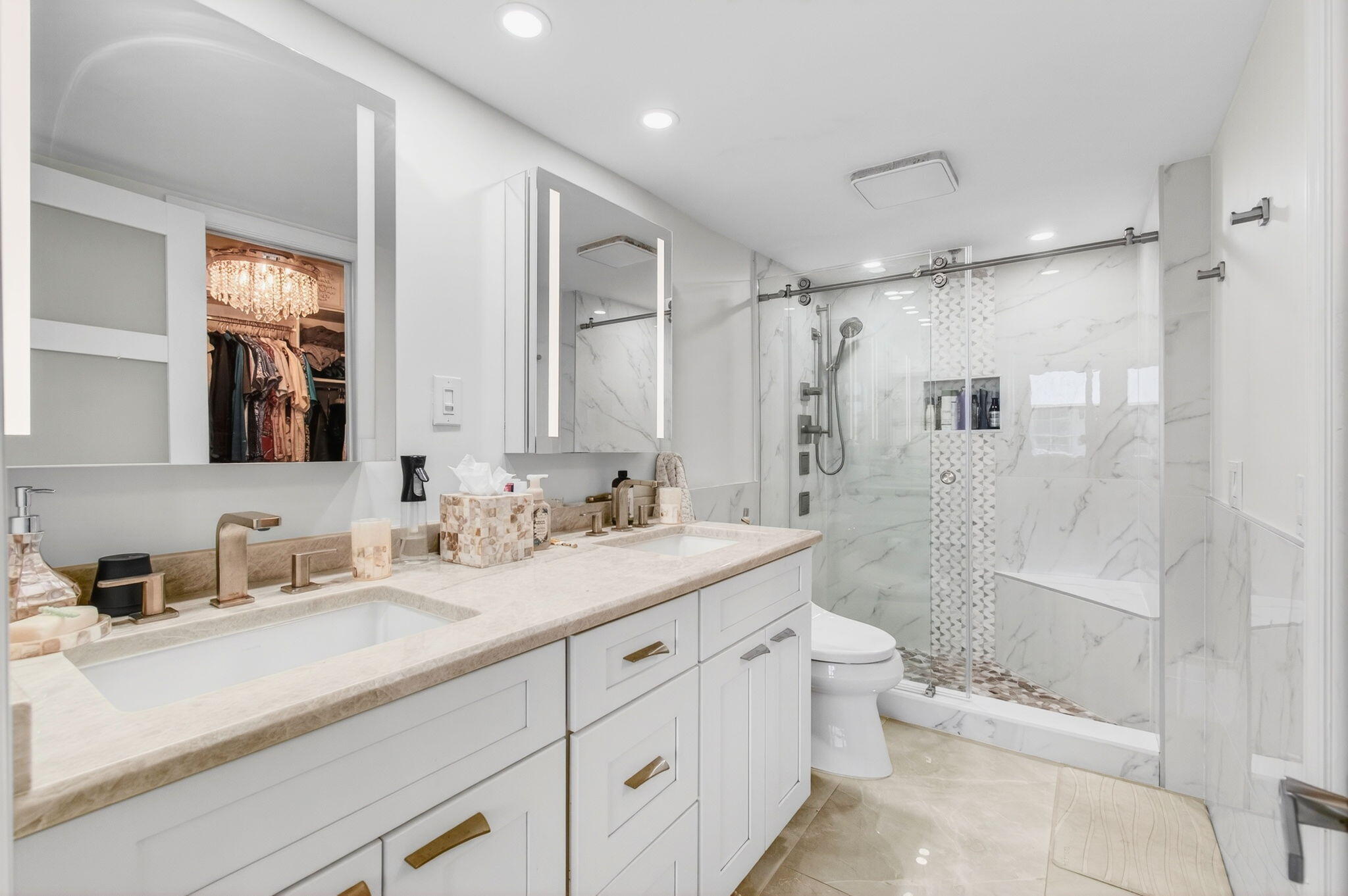 TROPIC BAY CONDOS & MARINA. - Residential