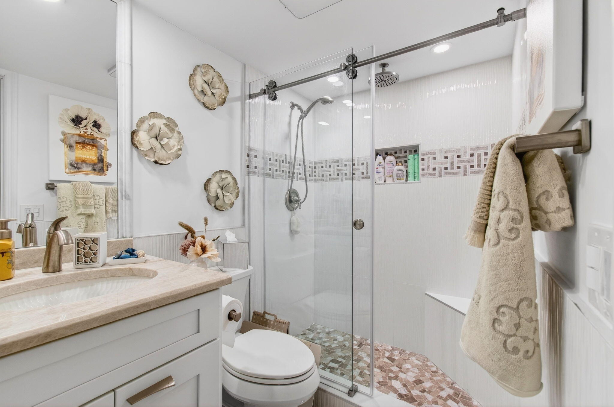 TROPIC BAY CONDOS & MARINA. - Residential