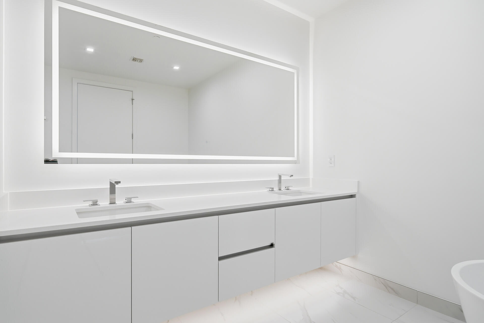 NAUTILUS 220 CONDO - Residential Lease