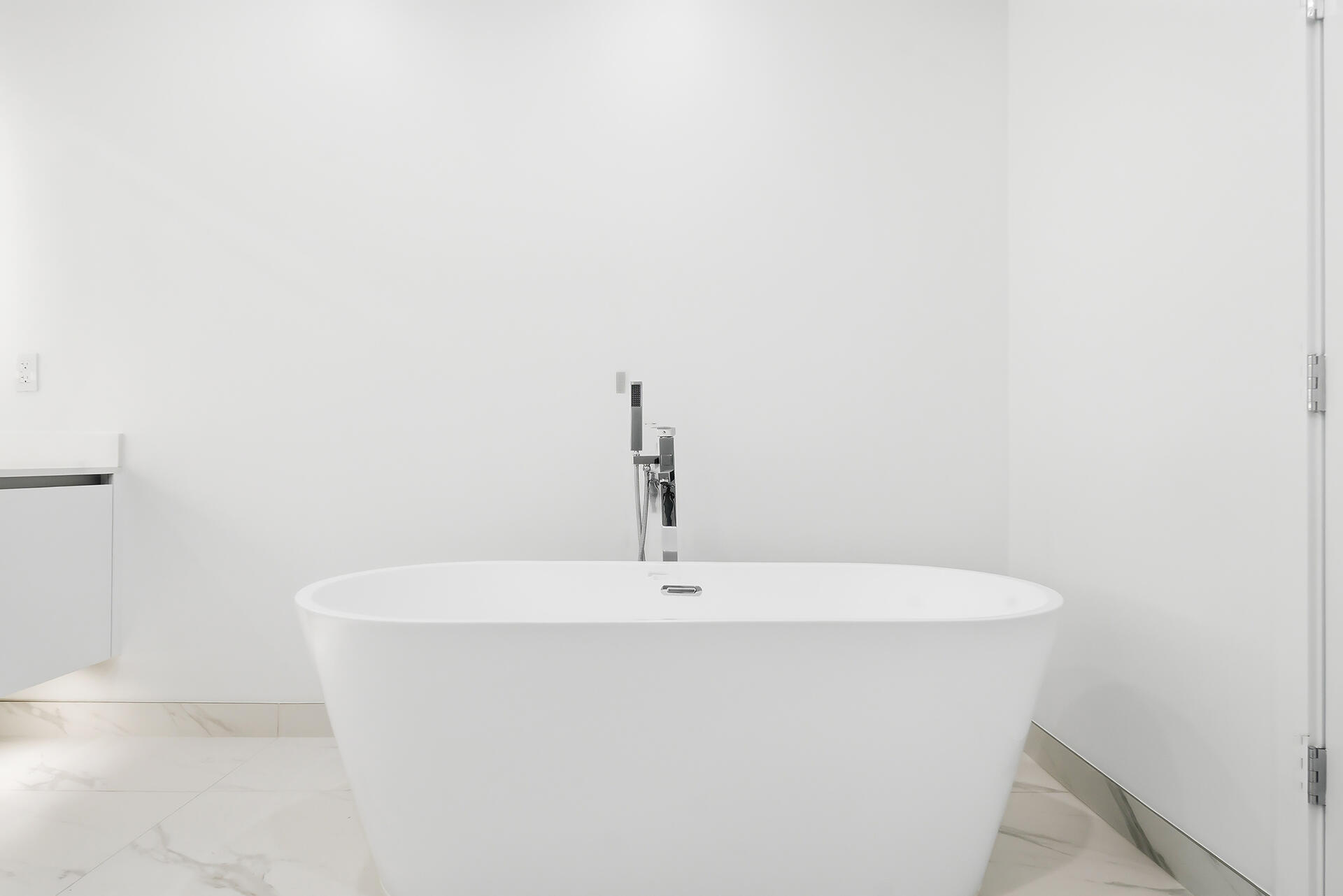 NAUTILUS 220 CONDO - Residential Lease