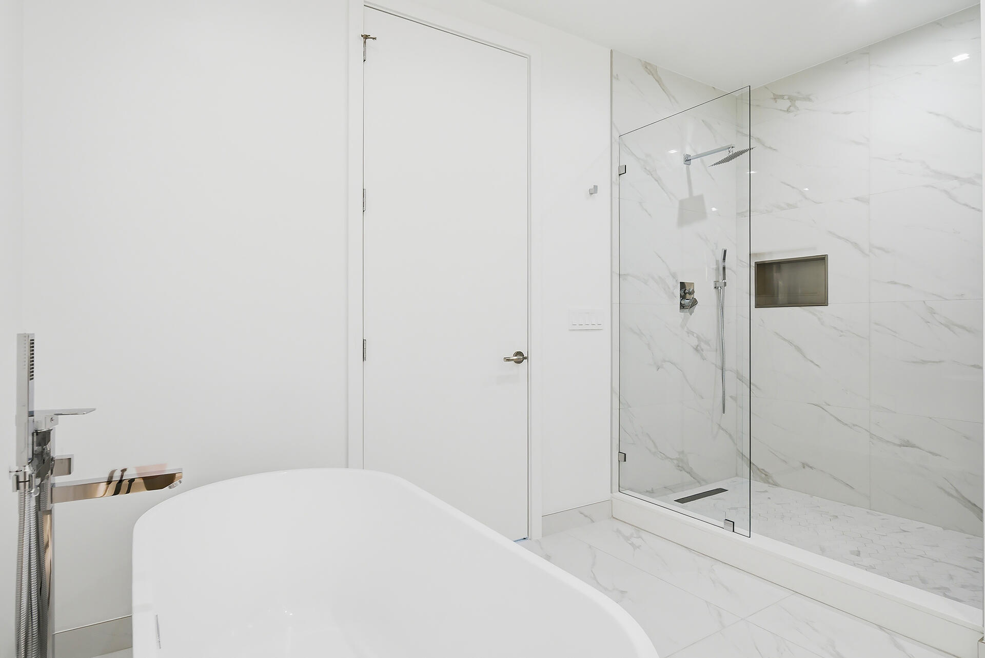 NAUTILUS 220 CONDO - Residential Lease