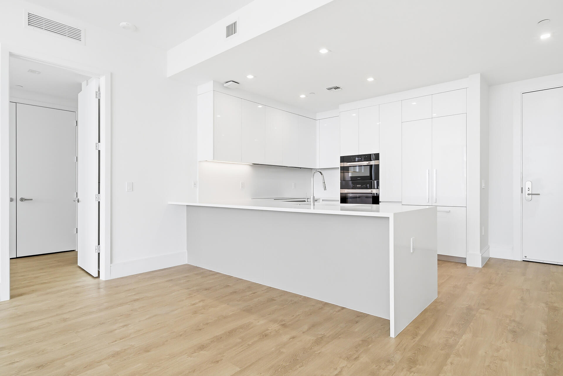 NAUTILUS 220 CONDO - Residential Lease