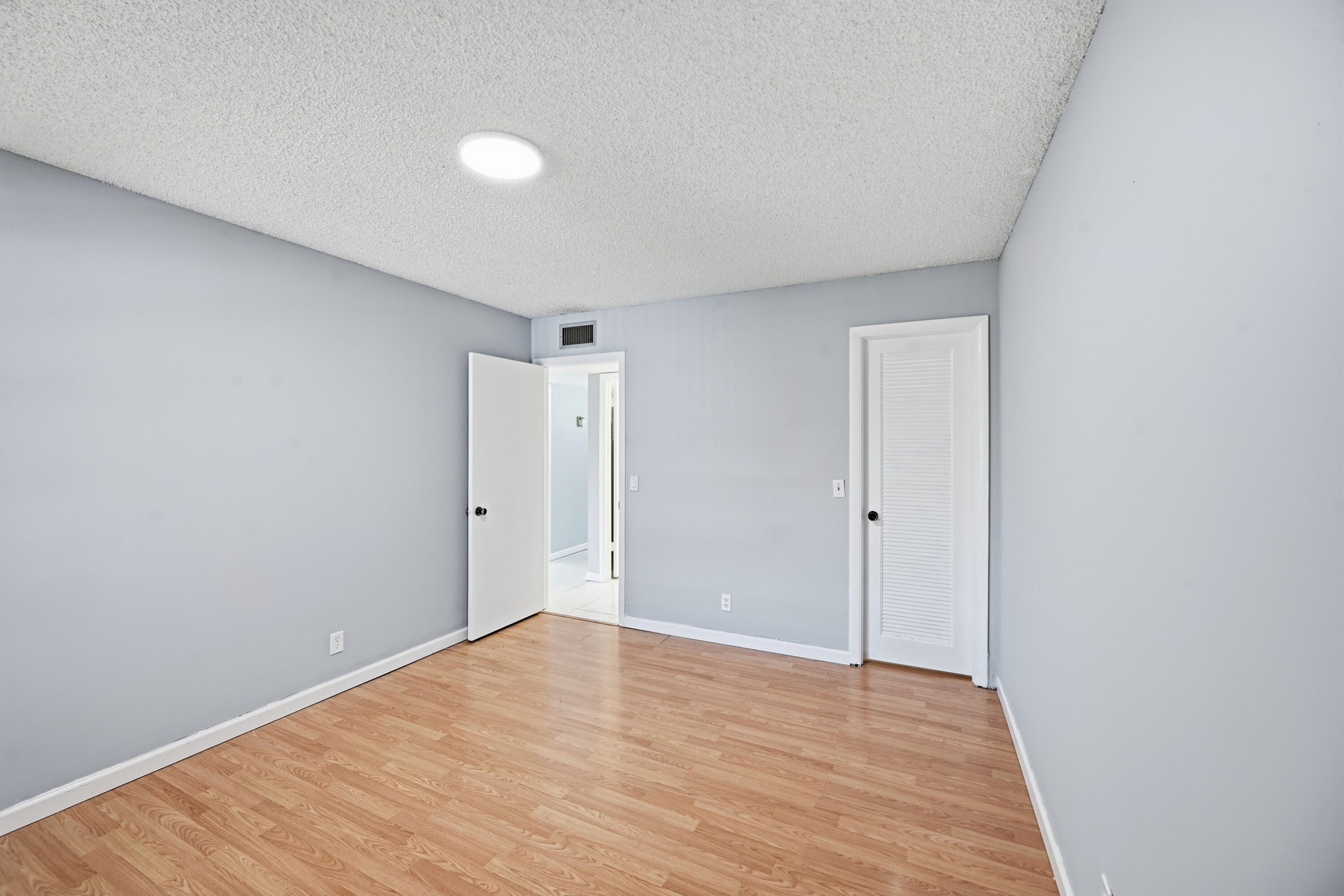 KINGS POINT BURGUNDY CONDOS - Residential