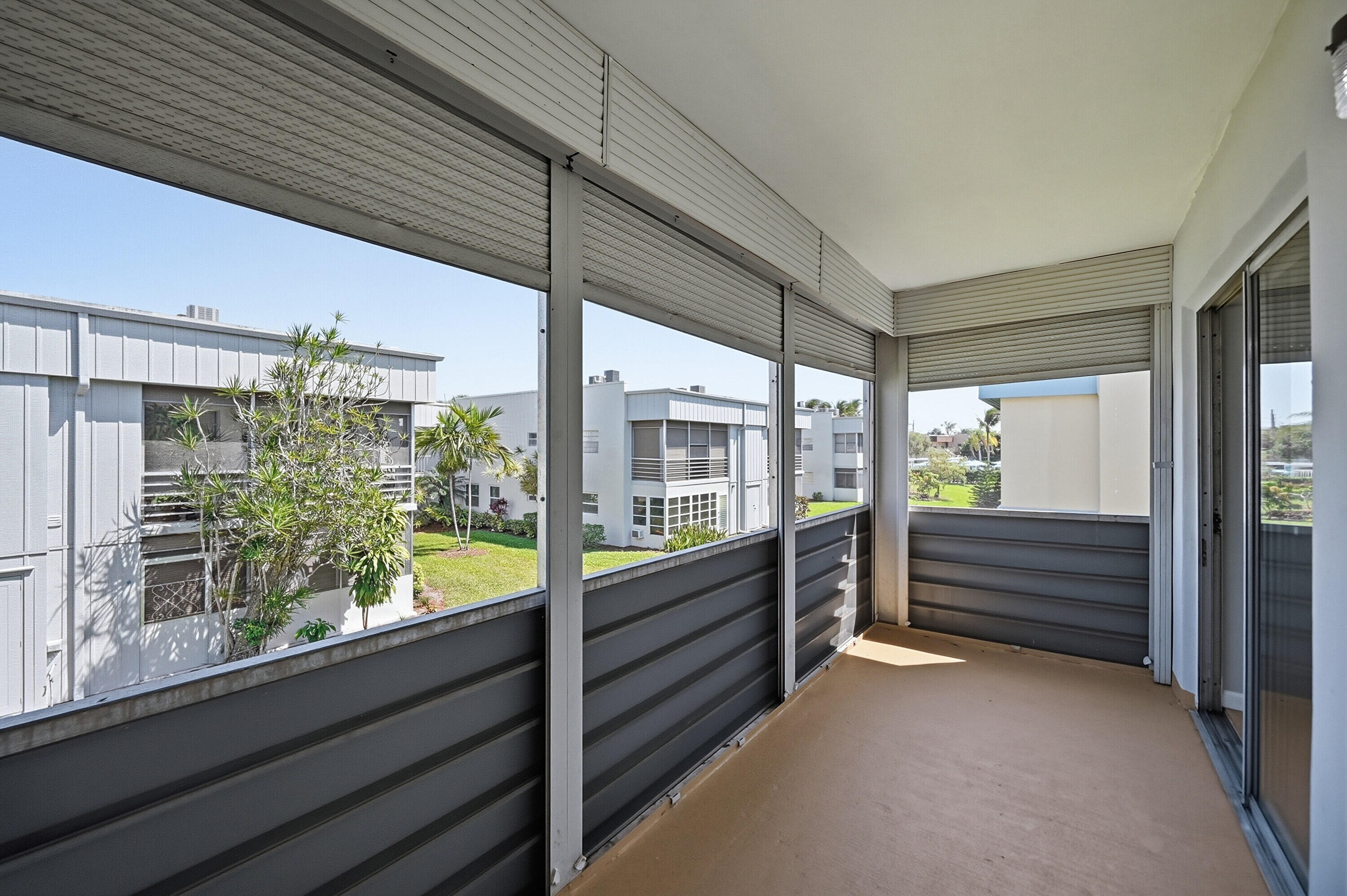 KINGS POINT BURGUNDY CONDOS - Residential