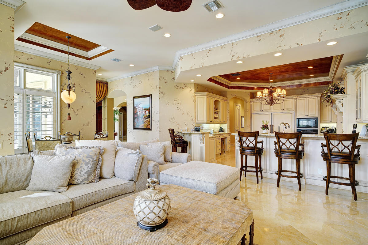 ROYAL PALM YACHT & COUNTR - Residential