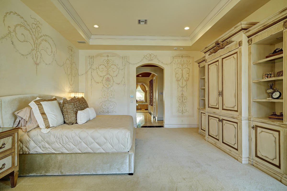 ROYAL PALM YACHT & COUNTR - Residential