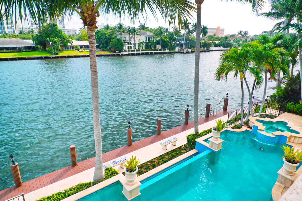 ROYAL PALM YACHT & COUNTR - Residential