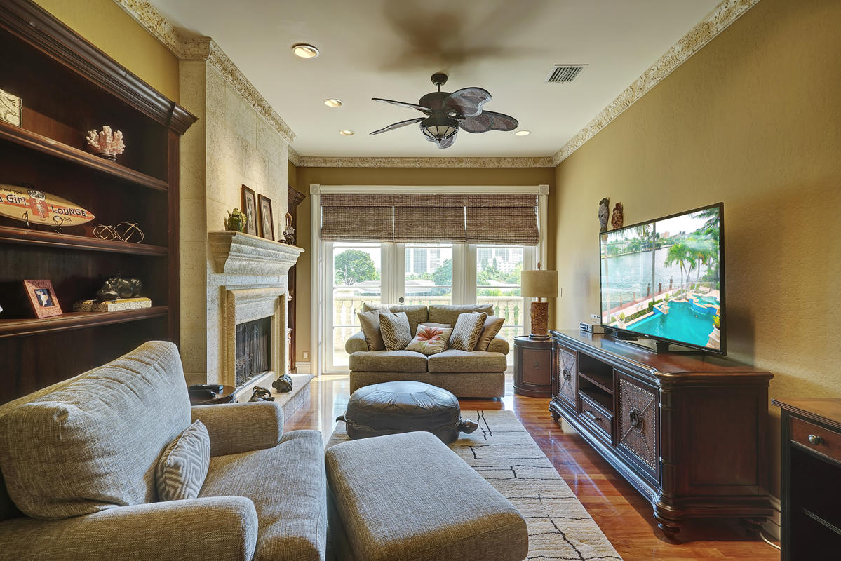 ROYAL PALM YACHT & COUNTR - Residential