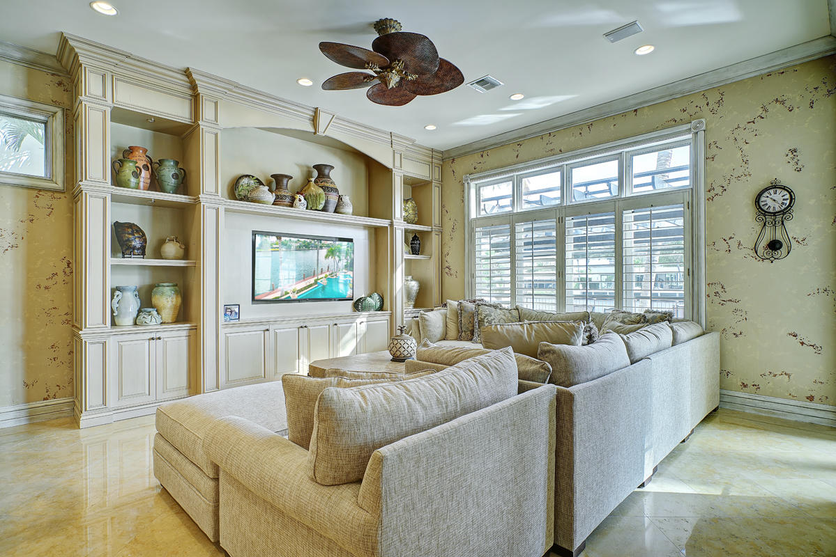 ROYAL PALM YACHT & COUNTR - Residential