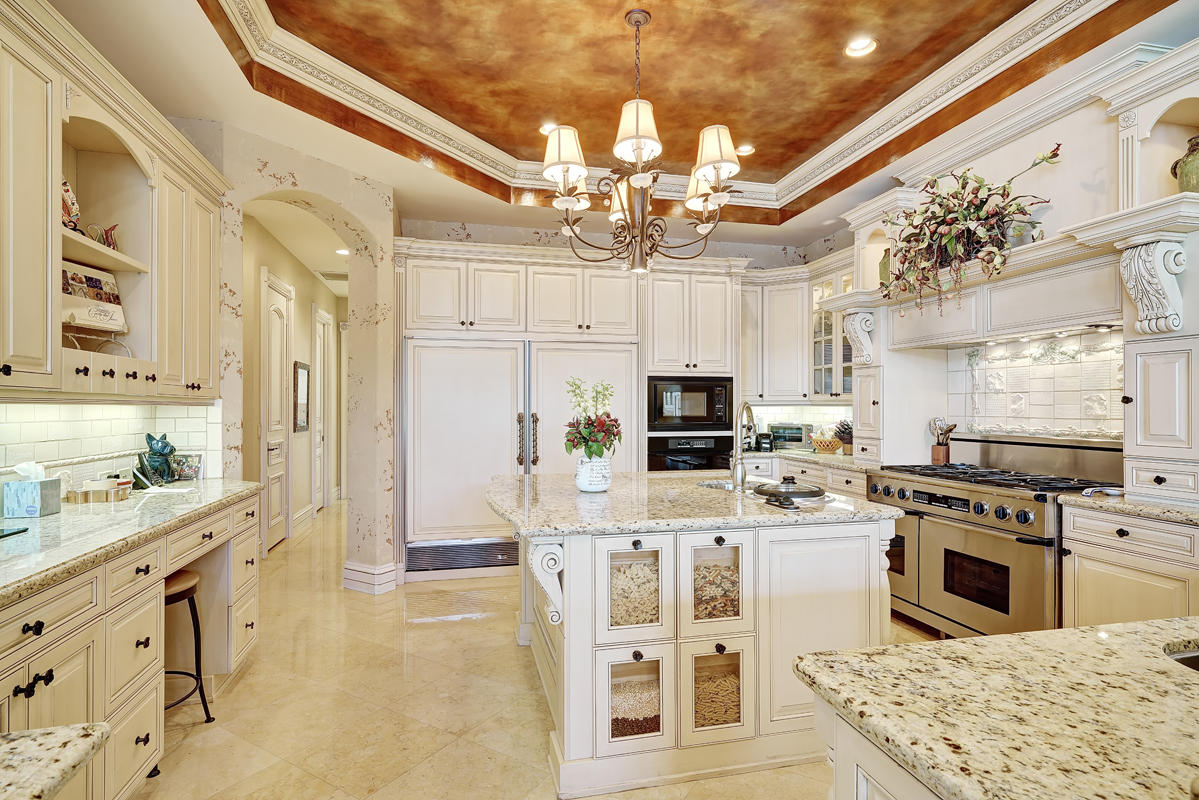 ROYAL PALM YACHT & COUNTR - Residential