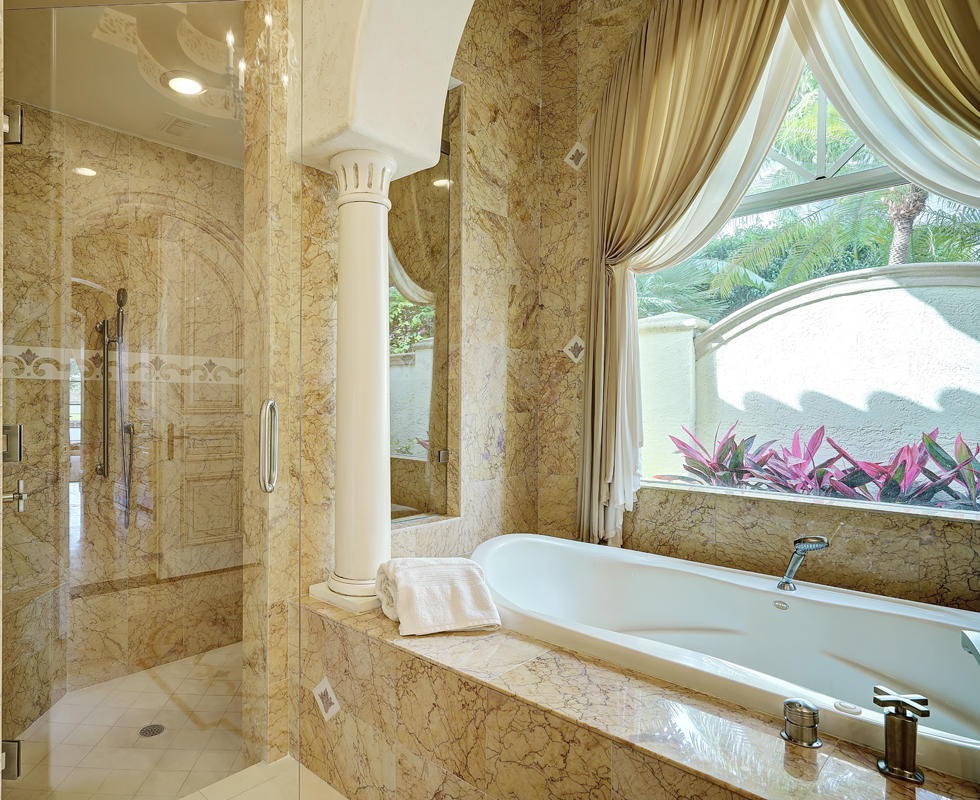 ROYAL PALM YACHT & COUNTR - Residential