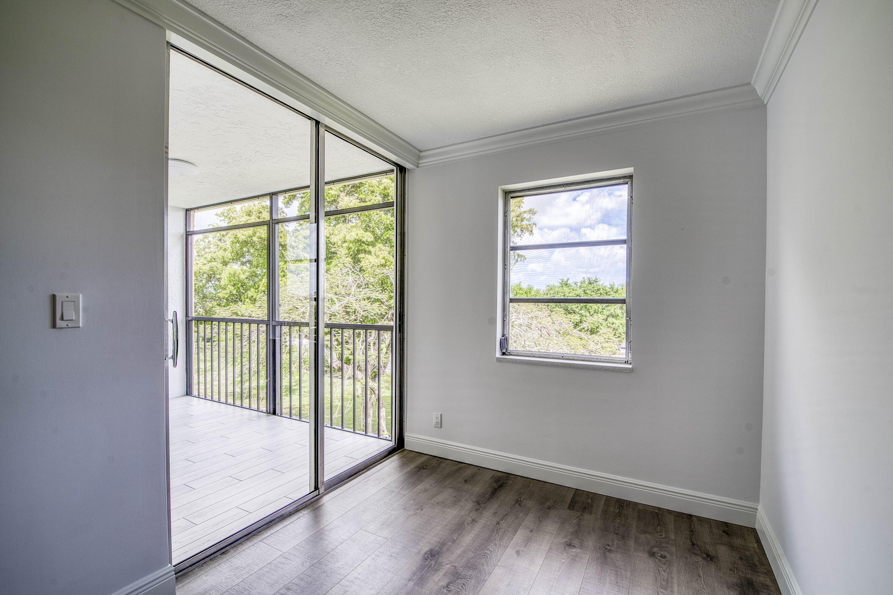 HUNTINGTON LAKES SEC TWO CONDOS - Residential Lease