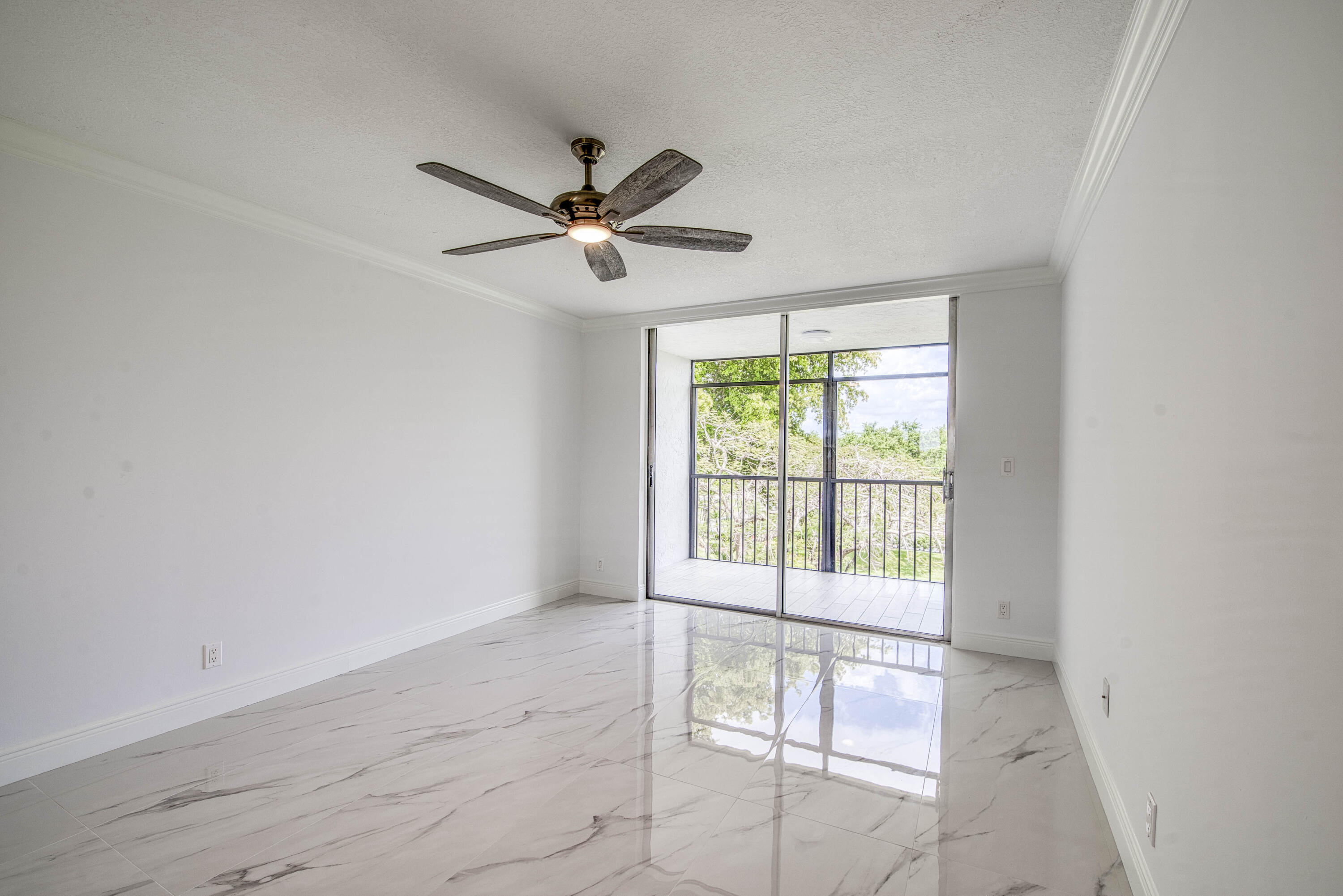 6795 Huntington Lane 406