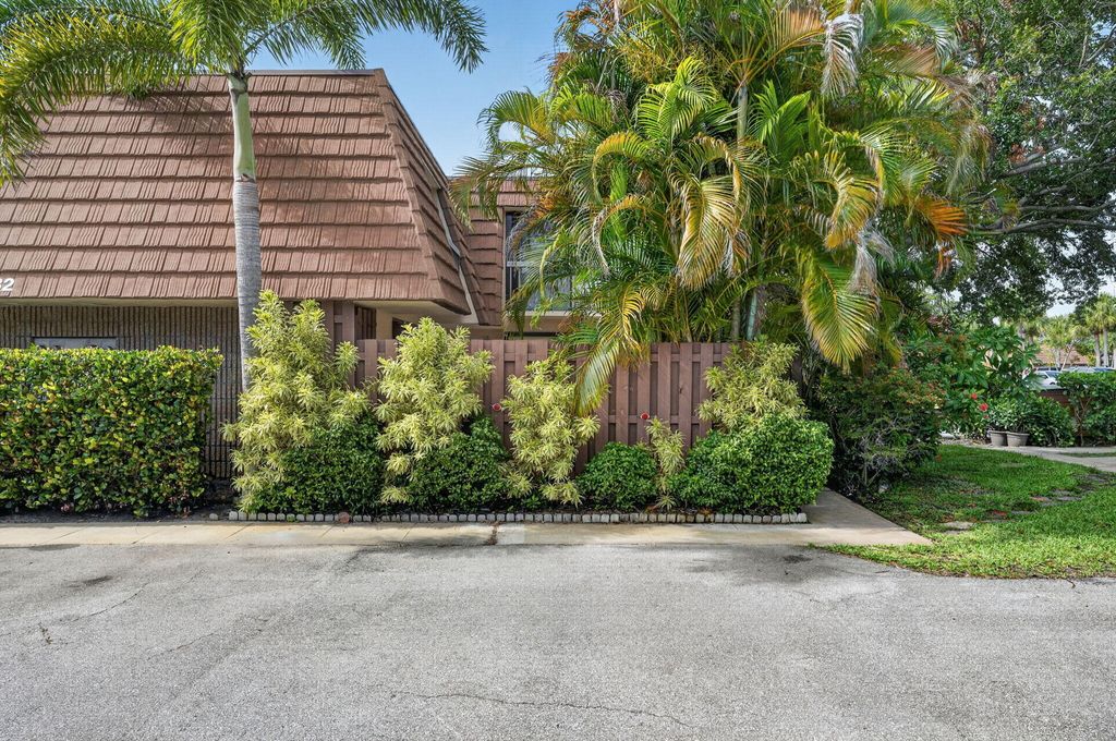 Photo of 825 Center Street #32b, Jupiter, FL 33458 (MLS # B26030905)