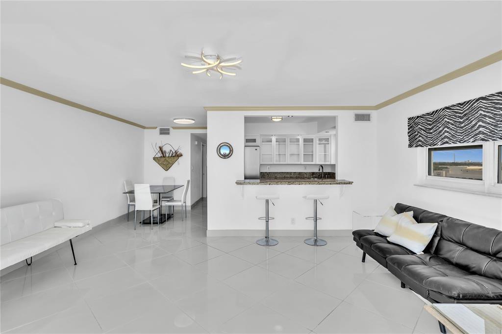 400 N SURF RD PH1