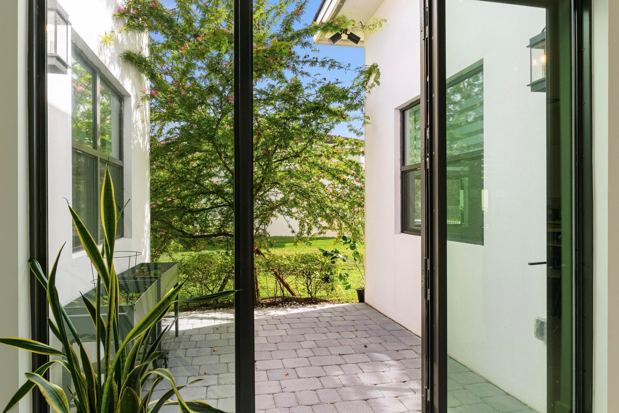 SANTA FE ESTATES - Residential