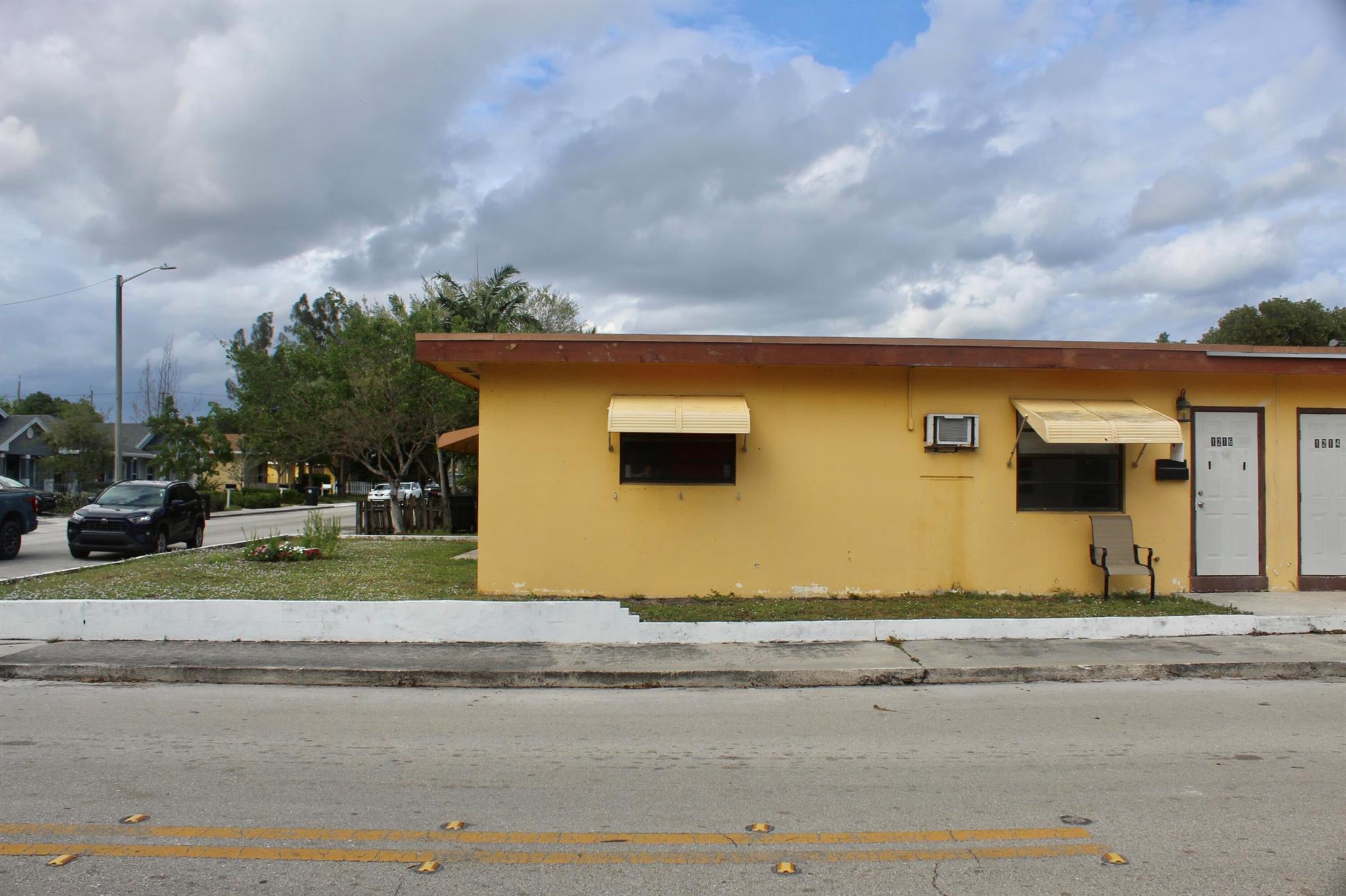 LAKE WORTH TOWN OF - Residential Lease