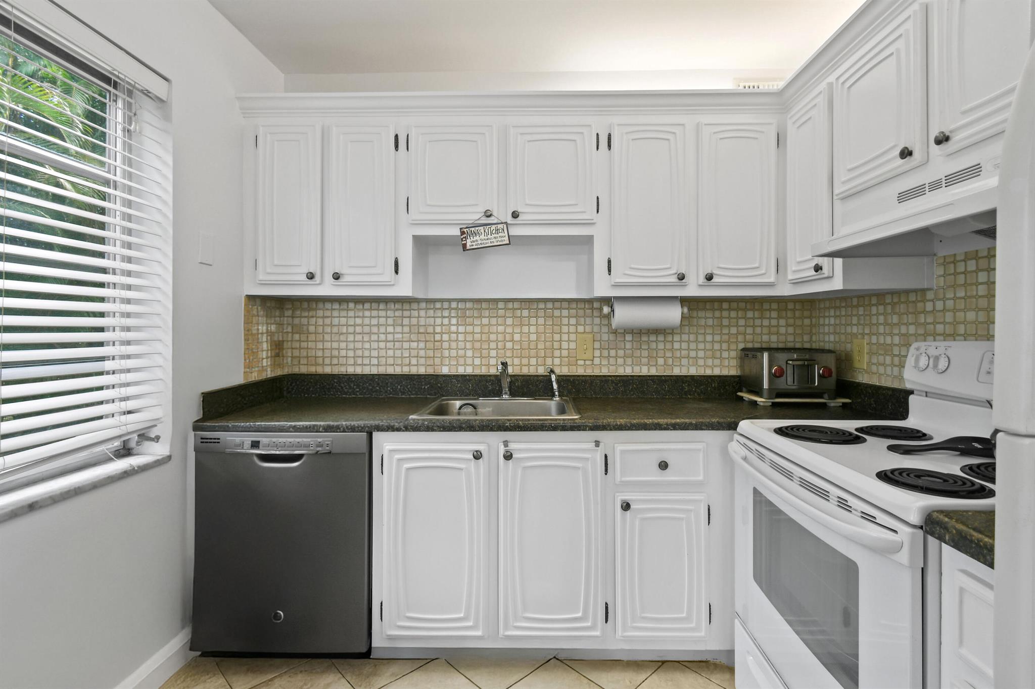 PARK PLAZA APTS CONDO - Residential