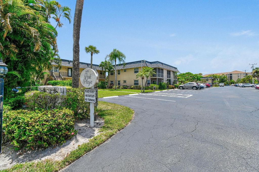 Photo of 1100 E Indiantown Road #101, Jupiter, FL 33477 (MLS # R11115025)