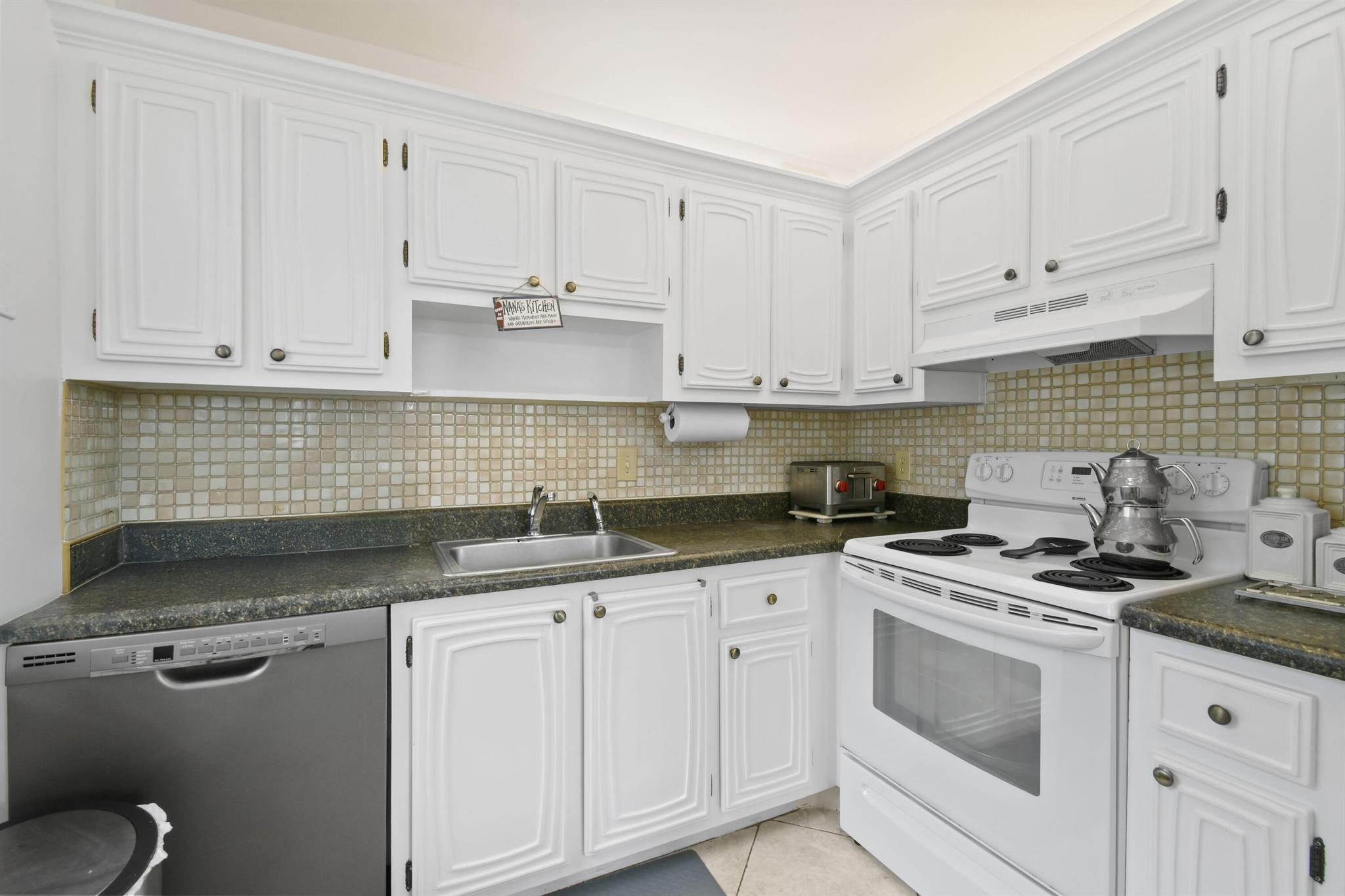 PARK PLAZA APTS CONDO - Residential