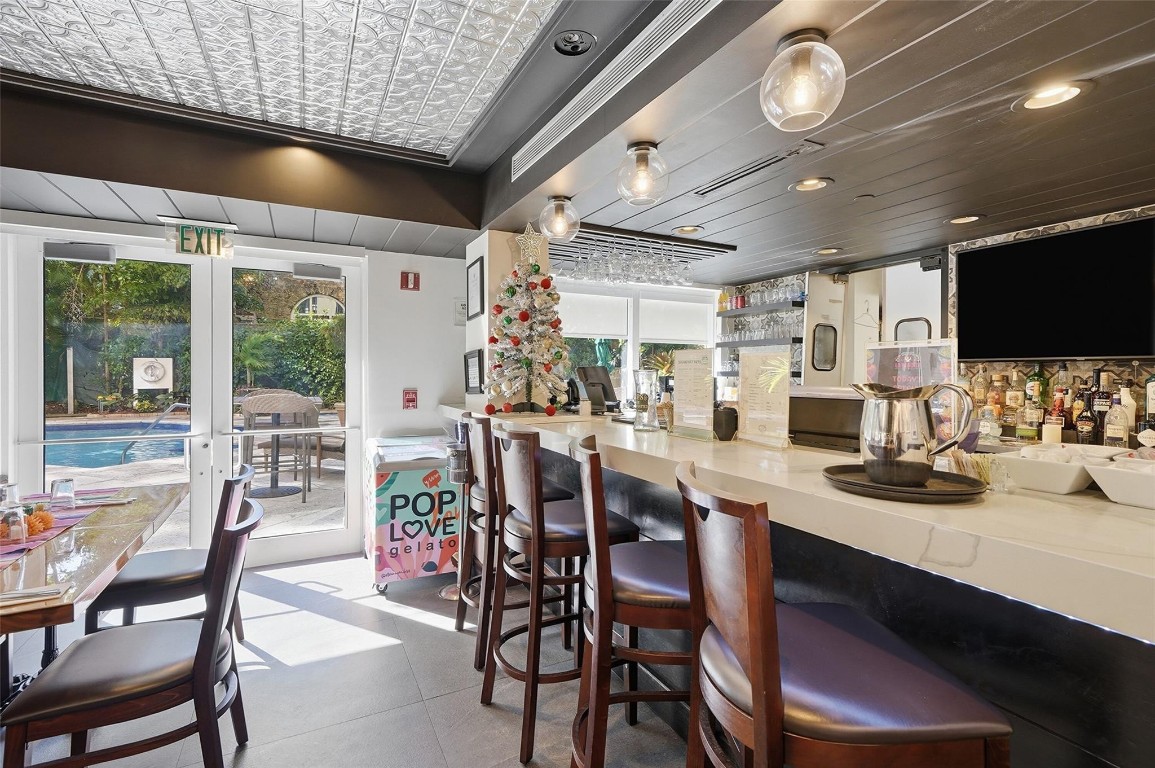 The Mutiny Condo - Residential Lease