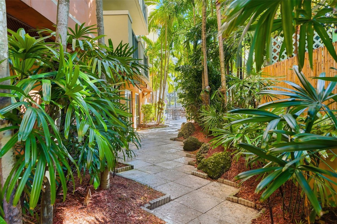 The Mutiny Condo - Residential Lease