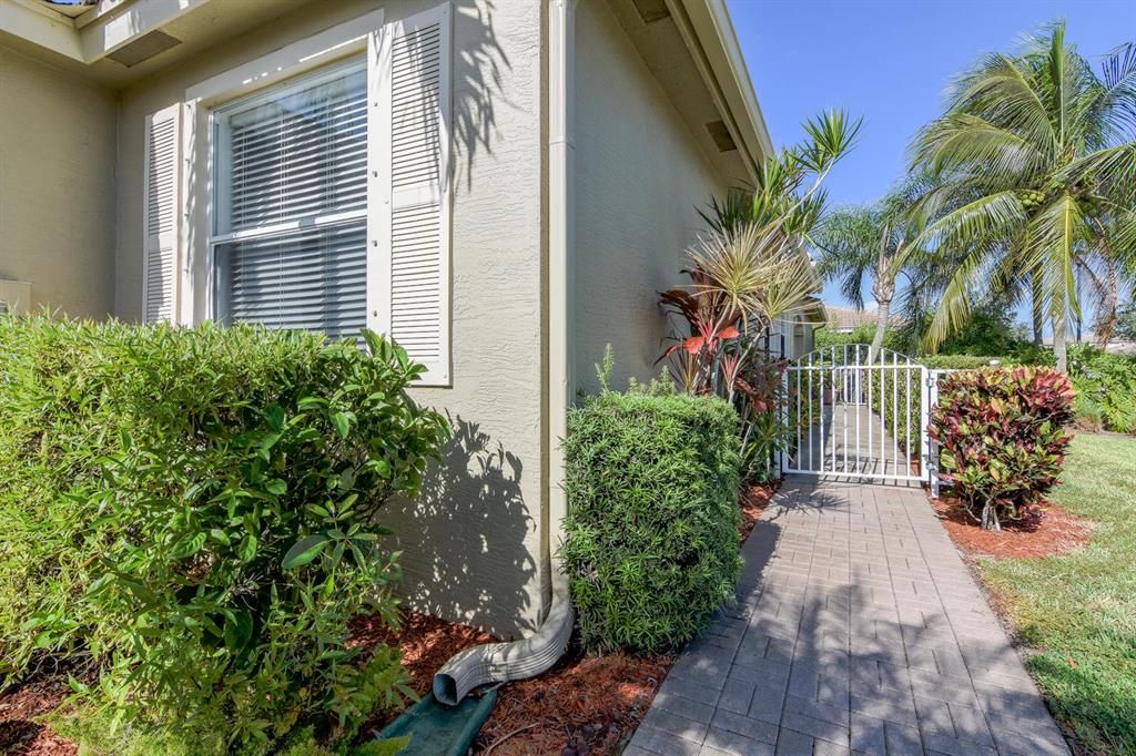 ANDROS ISLE - Residential