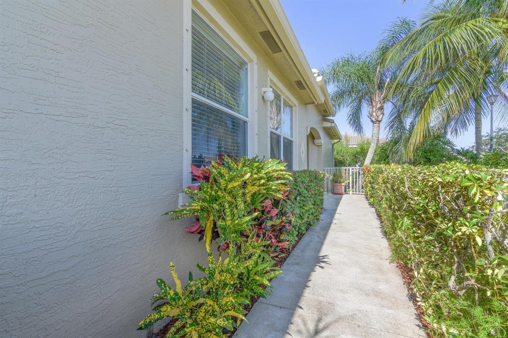 ANDROS ISLE - Residential