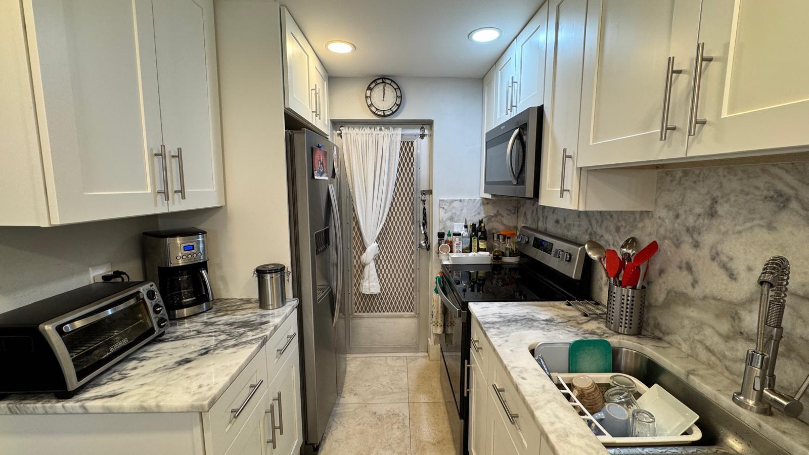 LIGHTHOUSE POINT PLAZA - Residential Lease