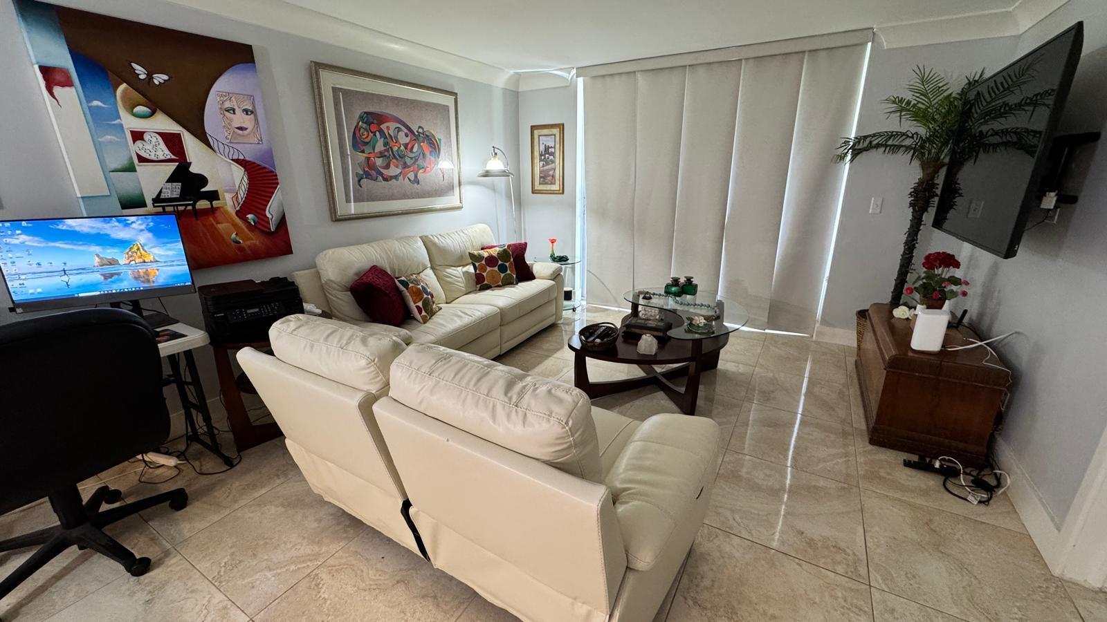 LIGHTHOUSE POINT PLAZA - Residential Lease