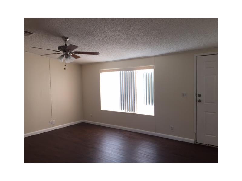 11913 Watergate Cir