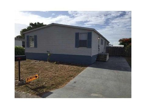 11913 Watergate Cir Boca Raton FL 33428