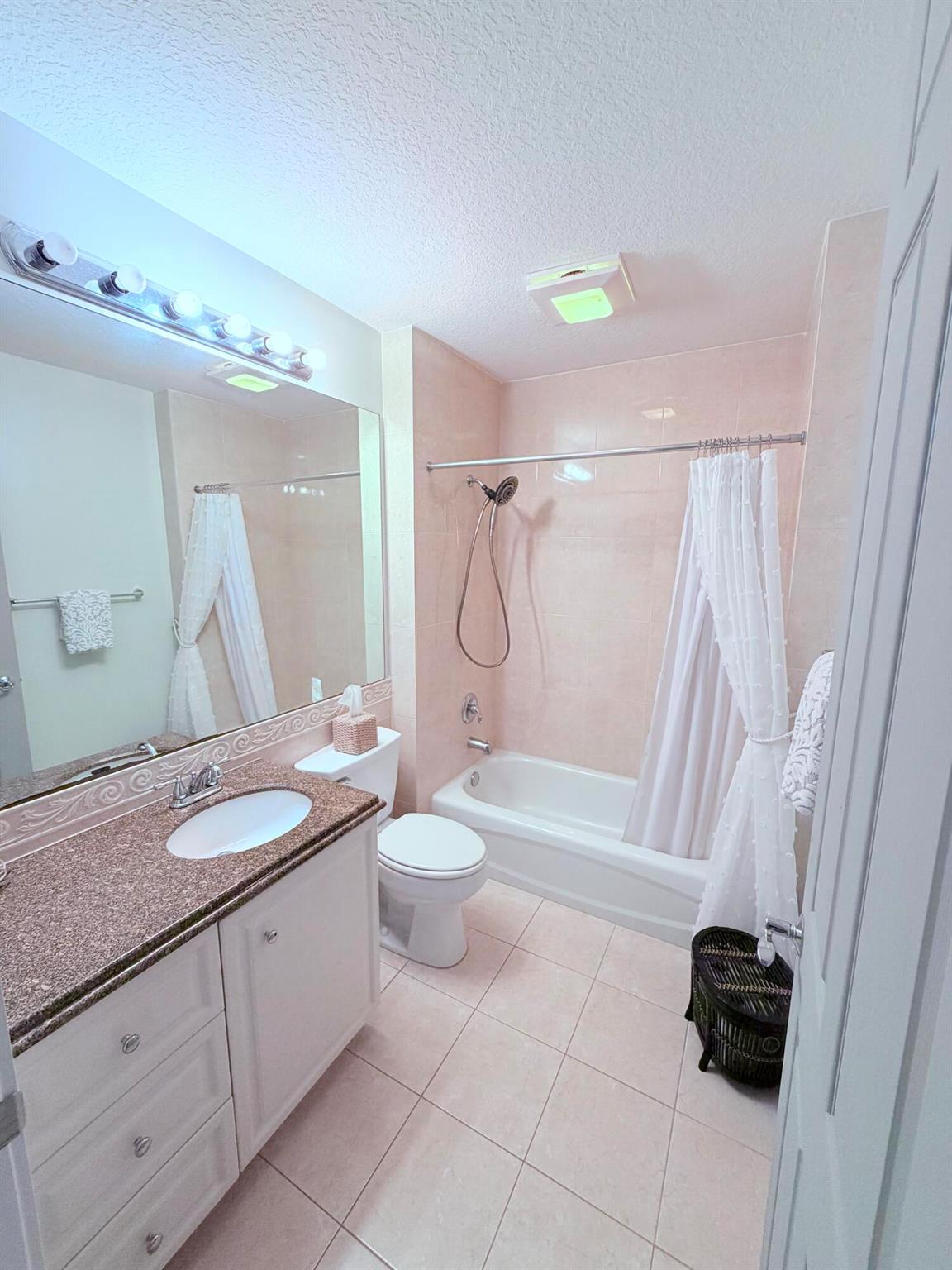 Harbour Isle East - Residential Lease