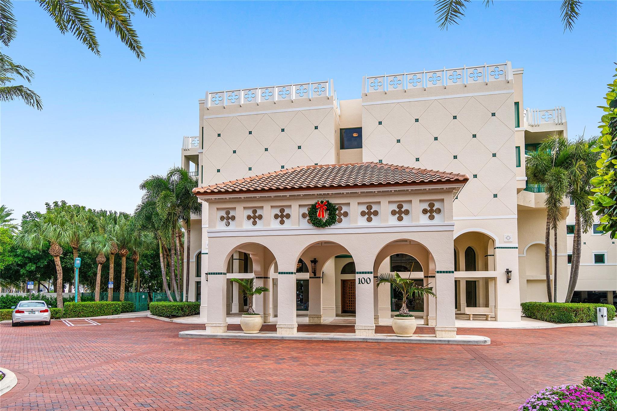 MIZNER COURT CONDO - Residential Lease
