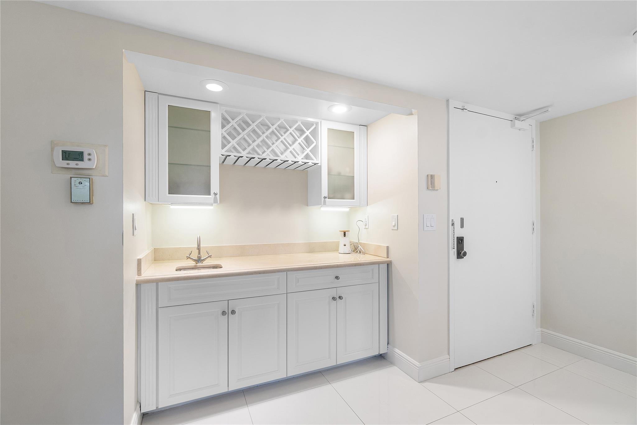 MIZNER COURT CONDO - Residential Lease