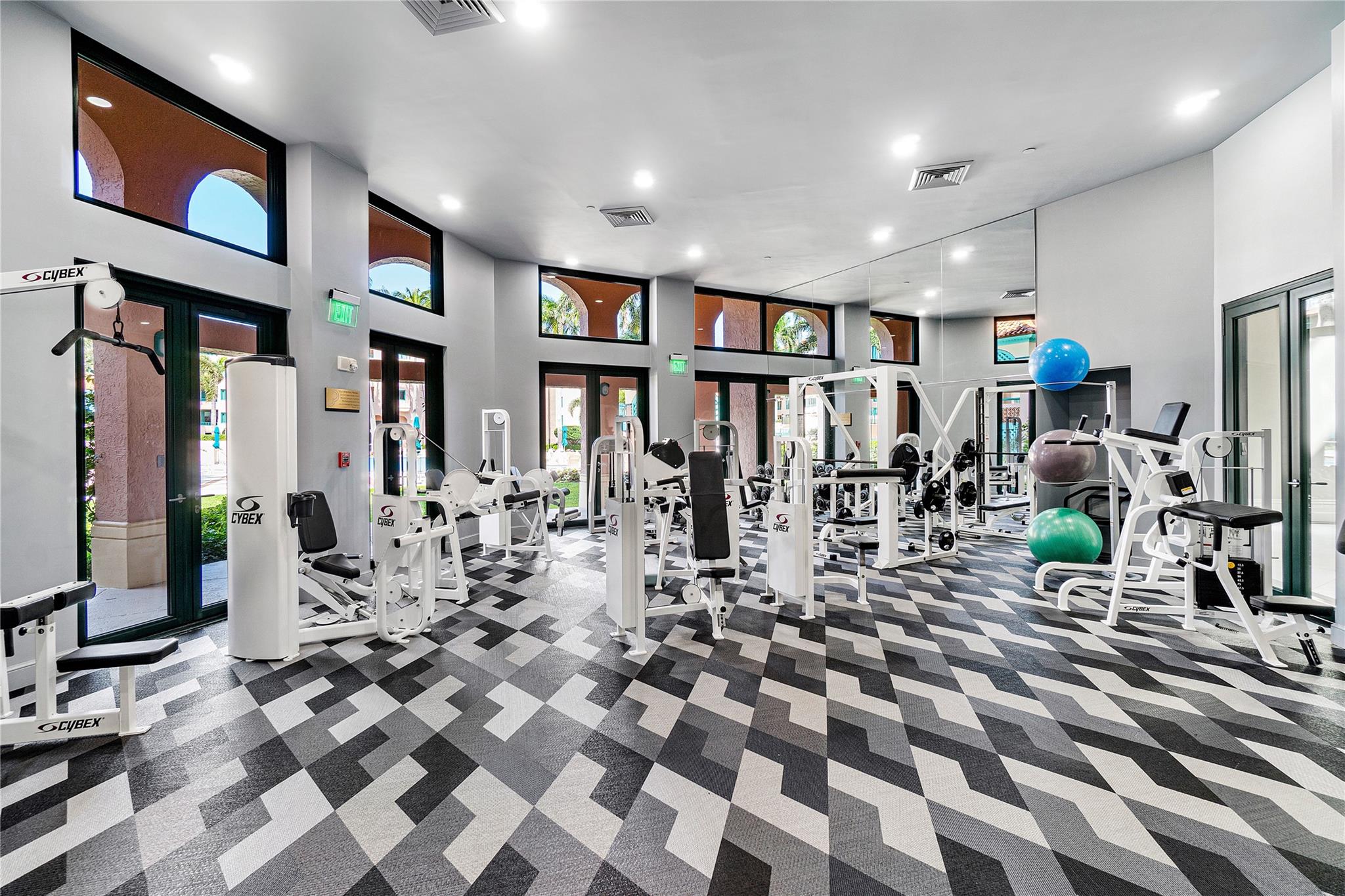 MIZNER COURT CONDO - Residential Lease