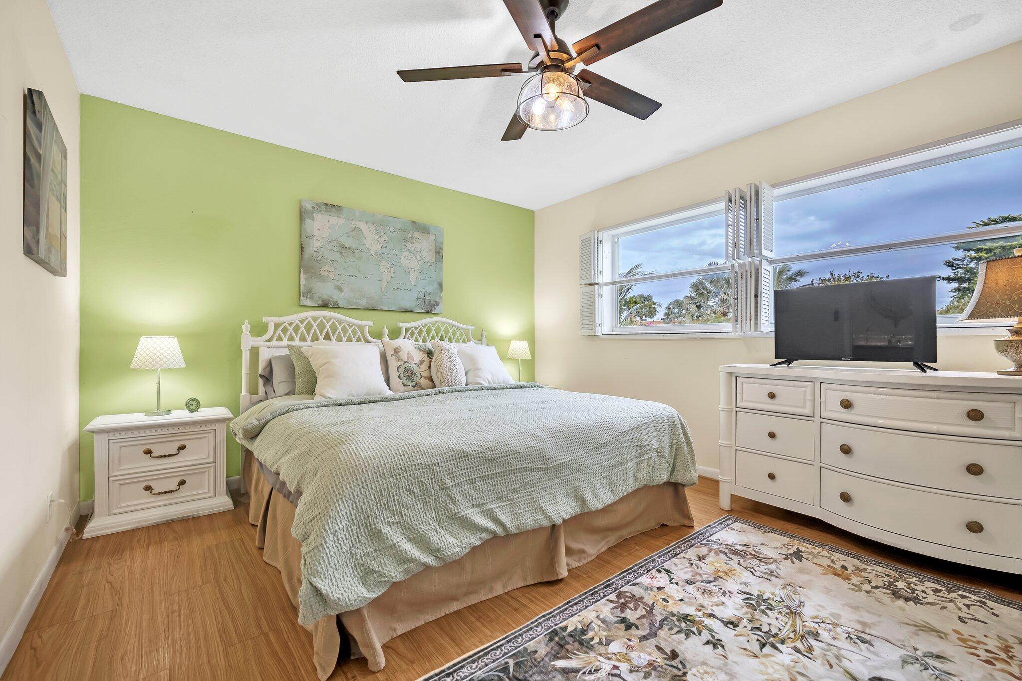 4805 NW 35th Street 412