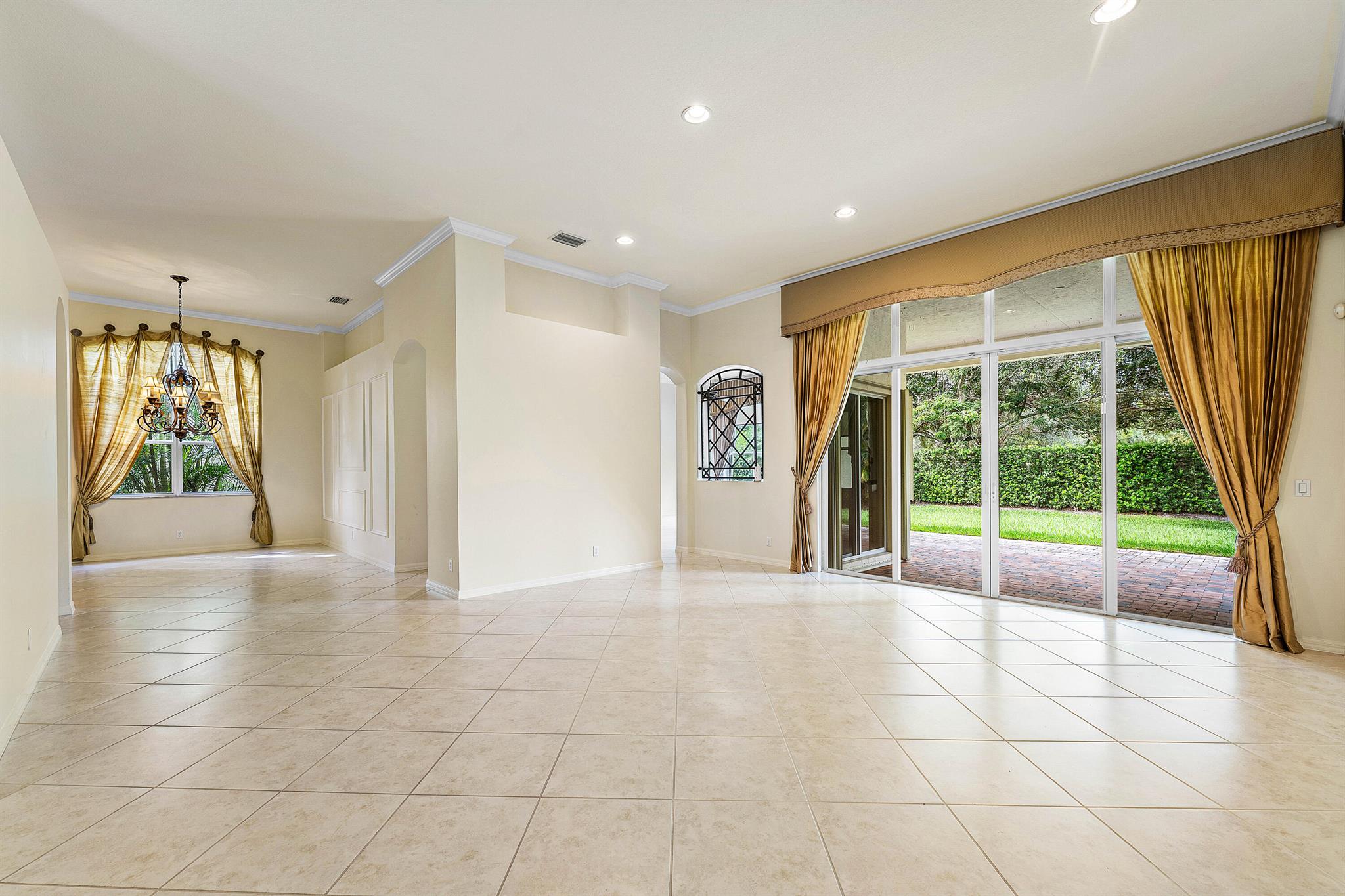 MIRABELLA AT MIRASOL A - Residential Lease
