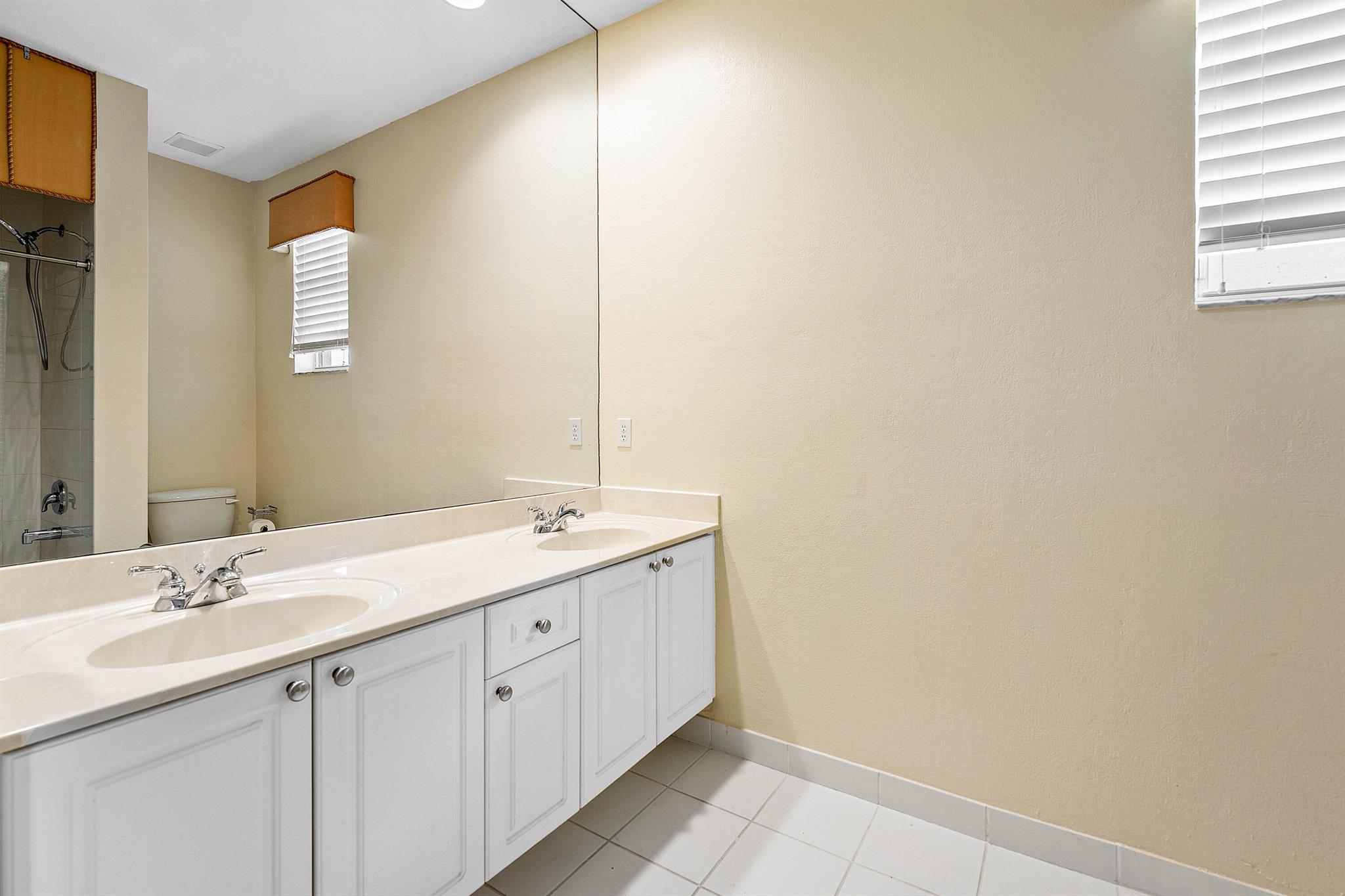 MIRABELLA AT MIRASOL A - Residential Lease