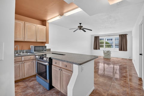 Tiny photo for 2200 PARK Lane #208, Hollywood, FL 33021 (MLS # B26051756)