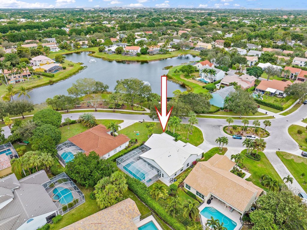 Photo of 10212 Hunt Club Lane, Palm Beach Gardens, FL 33418 (MLS # R10948712)