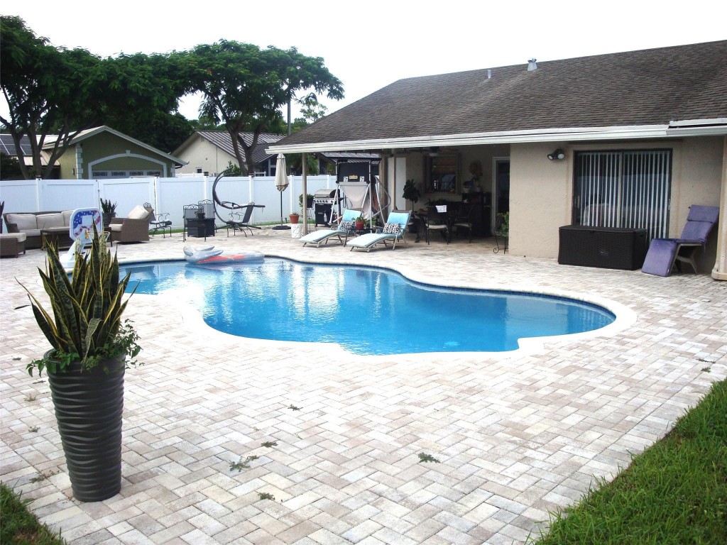 Woodmont Tr 72-B 105-18 B - Residential