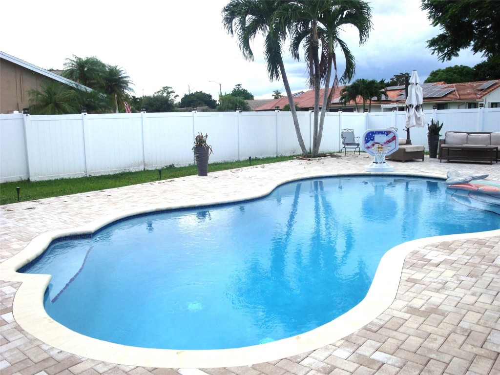 Woodmont Tr 72-B 105-18 B - Residential